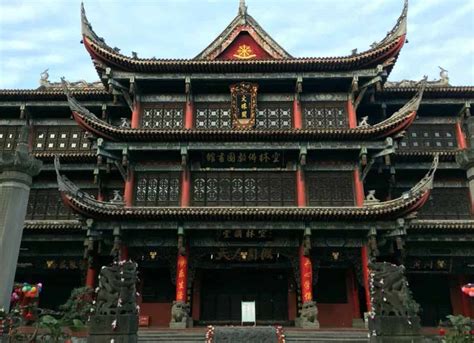 Il Tempio di Wenshu: Un Oasi di Pace e Contemplazione nel Cuore Vibrante di Chengdu!